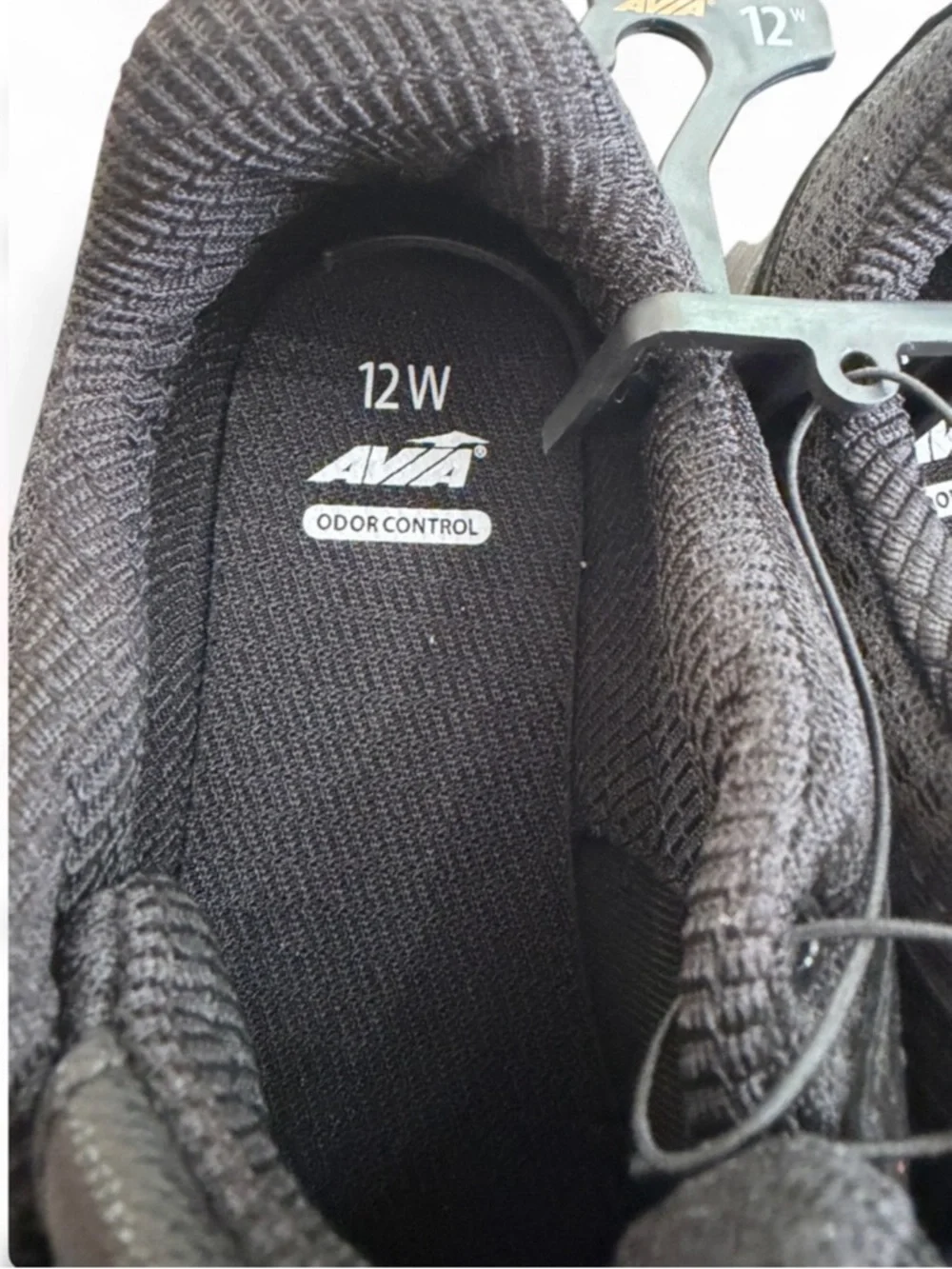 Avia brand new